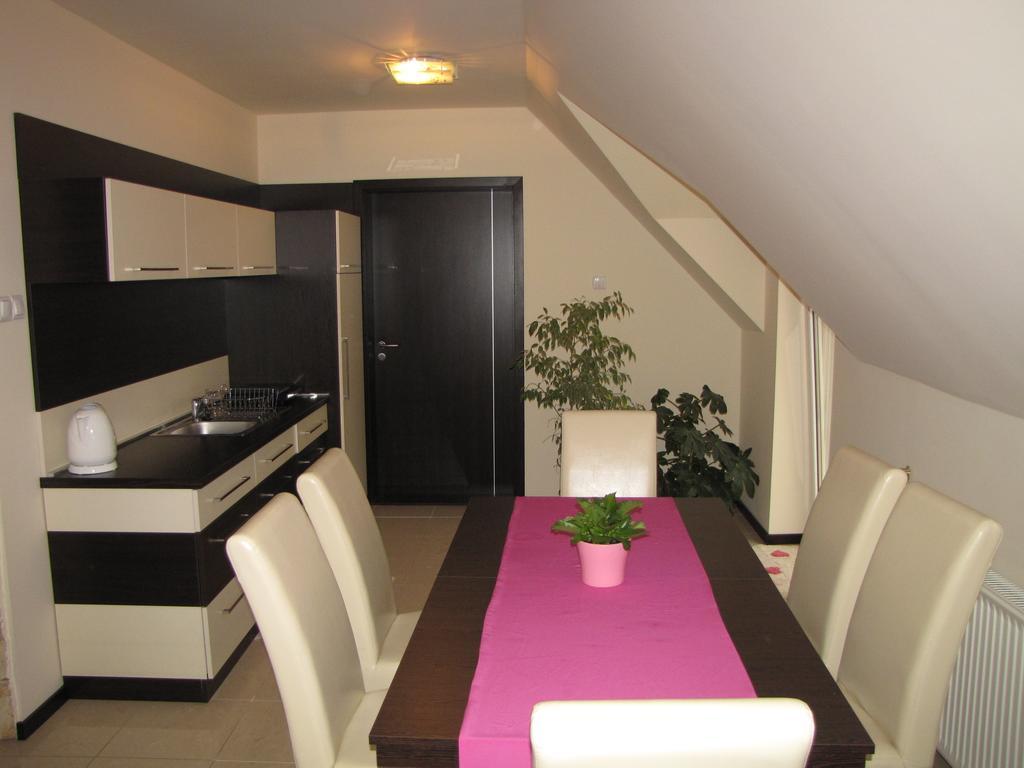 Oazis Apartmanhaz Апартаменты