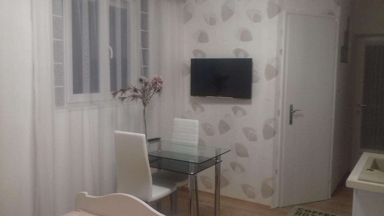 Oazis Apartmanhaz * Хайдусобосло
